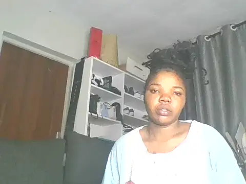 Snapshot of sweet_bigclit chatting on September 11, 2025, 12:10 am sweet bigclit online show from September 11, 2025, 12:10 am