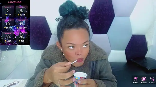 Snapshot of KayleighDreams_ chatting on February 21, 2026, 1:40 am KayleighDreams online show from February 21, 2026, 1:40 am