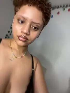 Snapshot of Charlotee_ chatting on April 12, 2026, 9:12 am Charlotee online show from April 12, 2026, 9:12 am