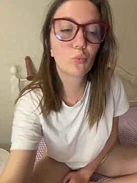 Snapshot of BeatriceTender chatting on May 22, 2026, 6:50 pm BeatriceTender online show from May 22, 2026, 6:50 pm