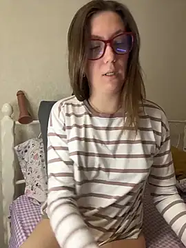 Snapshot of BeatriceTender chatting on April 22, 2026, 6:04 pm BeatriceTender online show from April 22, 2026, 6:04 pm