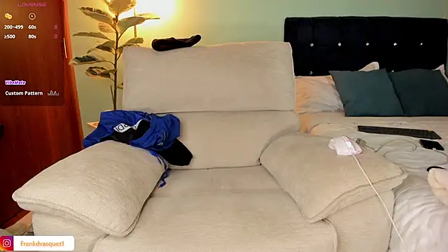 Snapshot of Neganhot_ chatting on November 26, 2025, 1:05 am Neganhot online show from November 26, 2025, 1:05 am