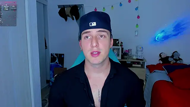 liam oficial02 online show from January 21, 2025, 4:10 am