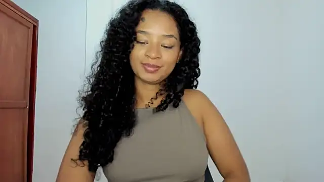 avellanatammy online show from December 16, 2025, 12:26 am