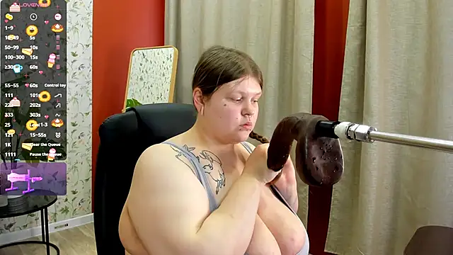 AuroraDemoni online show from October 7, 2025, 1:34 pm