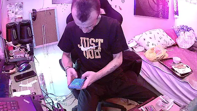 Snapshot of Aktorihann chatting on May 31, 2026, 12:44 pm Aktorihann online show from May 31, 2026, 12:44 pm