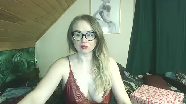 MilfKendra4U online show from May 18, 2026, 7:40 pm