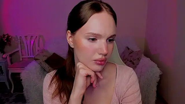 Snapshot of MishkaMe chatting on May 13, 2026, 5:31 pm MishkaMe online show from May 13, 2026, 5:31 pm