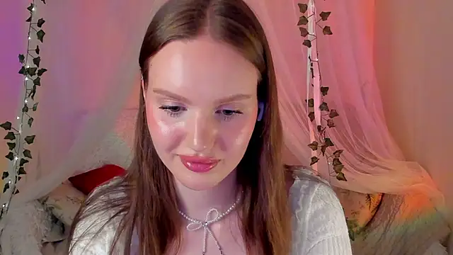 Snapshot of MishkaMe chatting on March 21, 2025, 7:24 pm MishkaMe online show from March 21, 2025, 7:24 pm