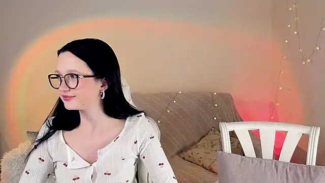 MishkaMe online show from November 25, 2025, 2:28 pm