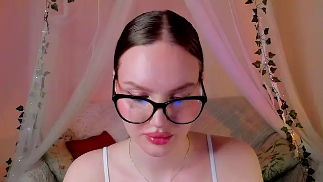 Snapshot of MishkaMe chatting on March 16, 2025, 4:56 pm MishkaMe online show from March 16, 2025, 4:56 pm