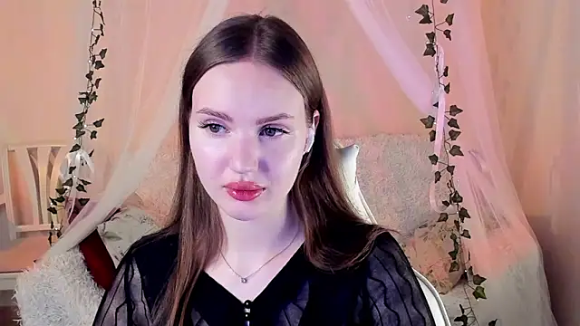 Snapshot of MishkaMe chatting on October 24, 2025, 4:17 pm MishkaMe online show from October 24, 2025, 4:17 pm