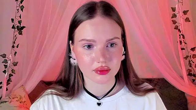 Snapshot of MishkaMe chatting on January 9, 2025, 5:33 pm MishkaMe online show from January 9, 2025, 5:33 pm