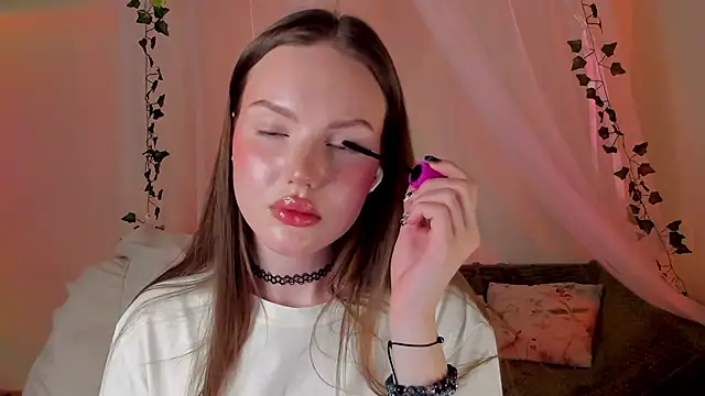 Snapshot of MishkaMe chatting on February 9, 2025, 4:40 pm MishkaMe online show from February 9, 2025, 4:40 pm