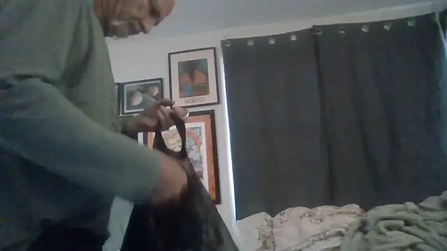 Snapshot of den-rock4u chatting on September 16, 2025, 6:20 pm den-rock4u online show from September 16, 2025, 6:20 pm