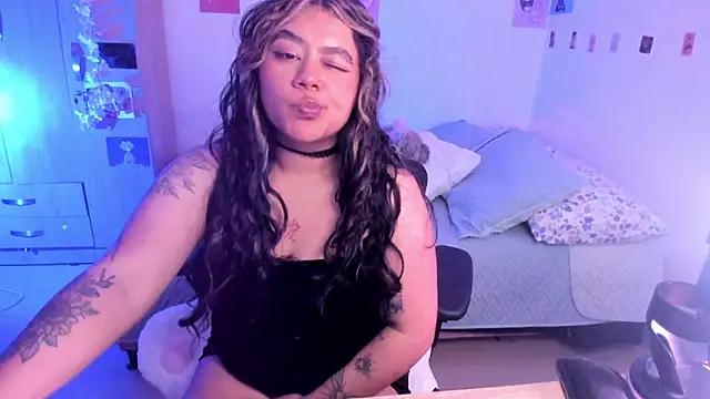 StephaniFox online show from March 7, 2025, 3:40 am