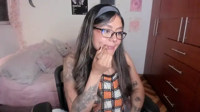 StephaniFox online show from January 19, 2026, 4:49 am