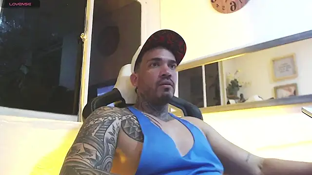 Snapshot of Angel_sex_latin chatting on March 6, 2025, 3:57 am Angel sex latin online show from March 6, 2025, 3:57 am
