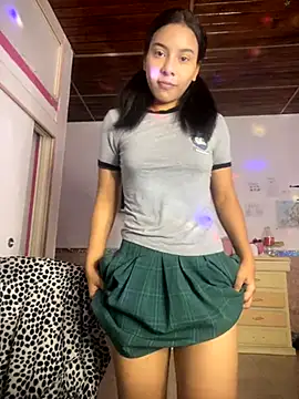 hannaxnatx online show from October 25, 2025, 6:52 pm