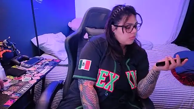 miacanela xo online show from May 18, 2026, 12:44 am
