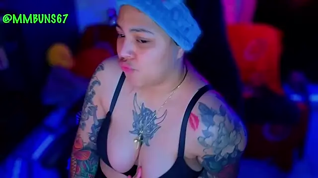 miacanela xo online show from October 16, 2025, 12:08 am