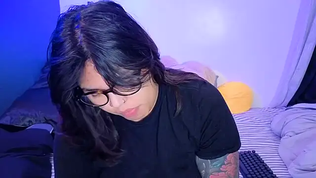 miacanela xo online show from May 23, 2026, 2:43 am