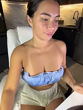 Snapshot of Melisa_Ester chatting on January 15, 2026, 8:34 pm Melisa Ester online show from January 15, 2026, 8:34 pm