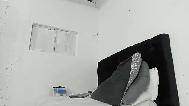 Snapshot of lana_whitee chatting on November 26, 2025, 4:18 pm lana whitee online show from November 26, 2025, 4:18 pm