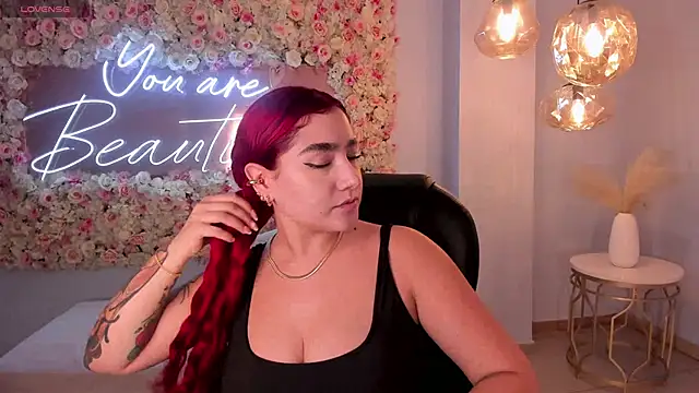 ViolettCastel online show from September 24, 2025, 6:47 pm