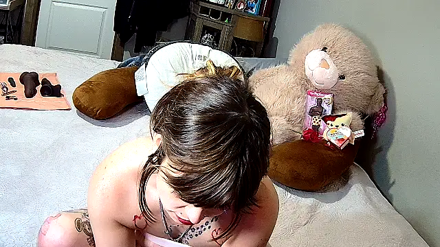 ZeelaXoXo online show from February 15, 2026, 5:41 am