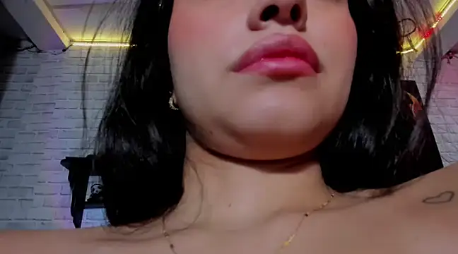 Kimmymadison- online show from February 26, 2025, 10:47 pm