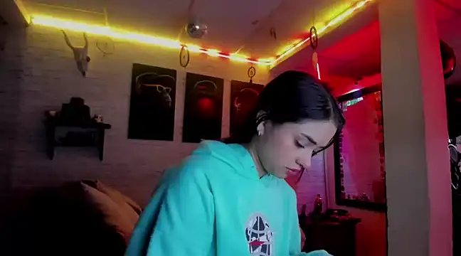 Kimmymadison- online show from February 11, 2025, 9:25 pm