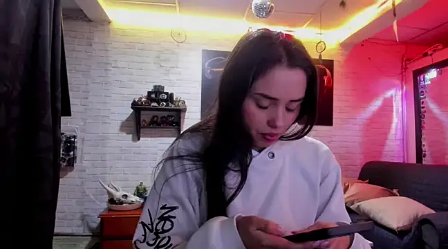 Kimmymadison- online show from February 20, 2025, 3:45 am