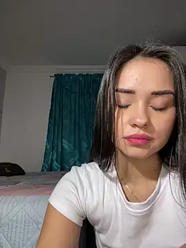 Snapshot of Kimmymadison- chatting on March 22, 2026, 5:43 am Kimmymadison- online show from March 22, 2026, 5:43 am