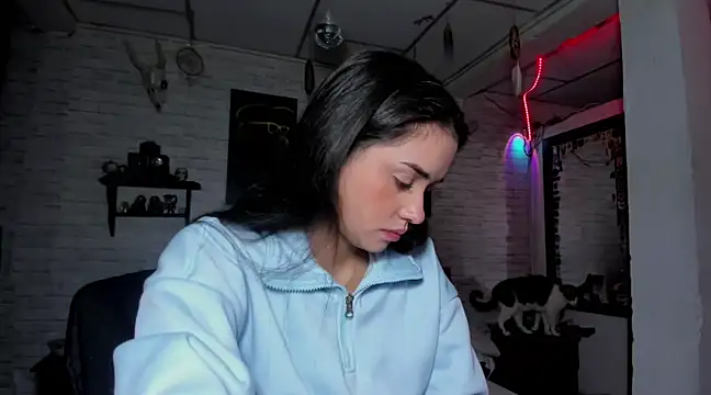 Kimmymadison- online show from February 12, 2025, 9:11 pm