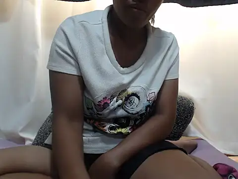 Linda sexy online show from March 18, 2026, 6:27 am