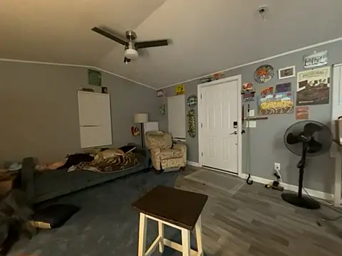 Snapshot of hungkubenski chatting on November 11, 2025, 5:46 am hungkubenski online show from November 11, 2025, 5:46 am