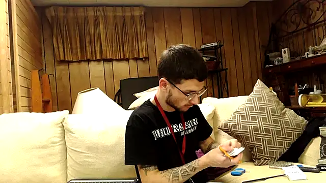 Snapshot of hungkubenski chatting on November 2, 2025, 1:10 am hungkubenski online show from November 2, 2025, 1:10 am