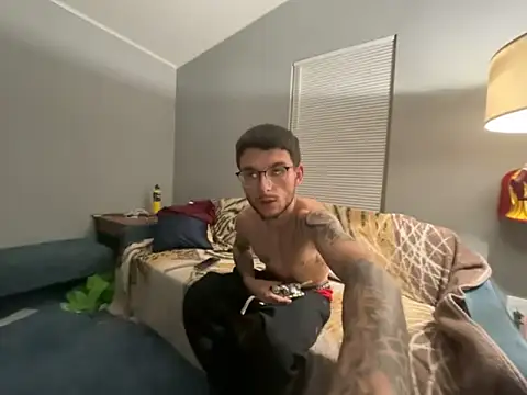 Snapshot of hungkubenski chatting on November 7, 2025, 8:19 am hungkubenski online show from November 7, 2025, 8:19 am