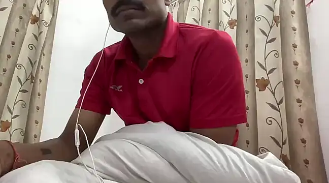 HORNY4UDESI online show from December 4, 2024, 10:35 pm