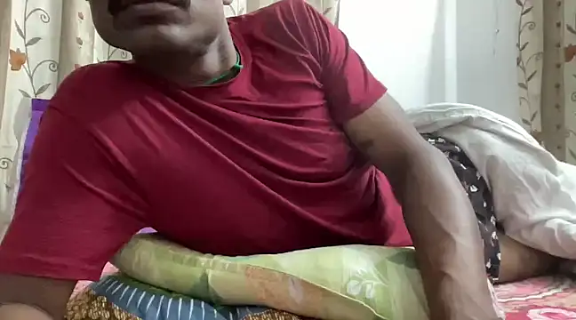 HORNY4UDESI online show from December 2, 2024, 7:33 pm