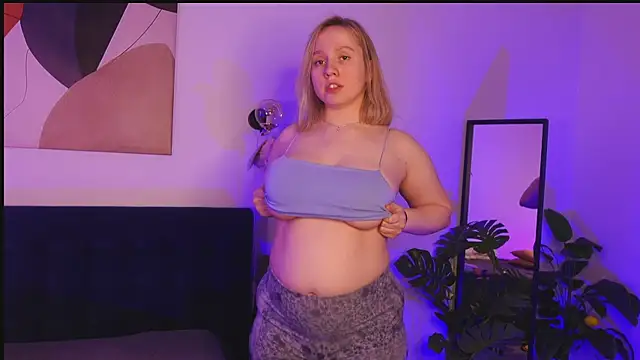 MrsPrude online show from February 24, 2025, 8:49 am