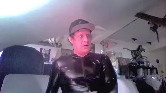 Bigthroaterboy online show from May 13, 2026, 5:09 pm