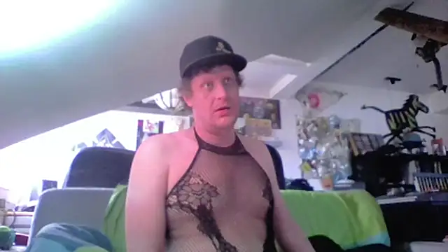 Bigthroaterboy online show from May 9, 2026, 5:22 am