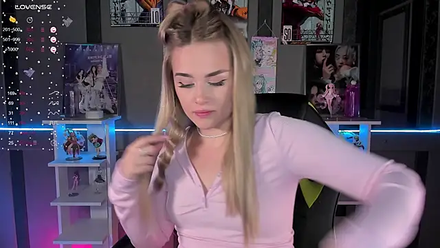 Snapshot of Ellen_Soft chatting on September 22, 2025, 5:19 pm Ellen Soft online show from September 22, 2025, 5:19 pm