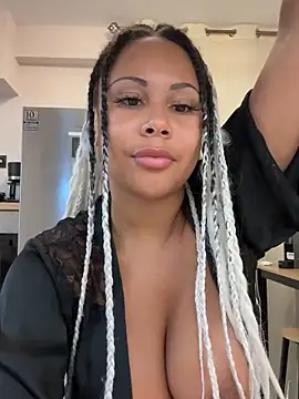 HaileyDiana online show from October 24, 2025, 6:29 pm