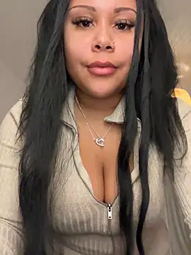 HaileyDiana online show from February 27, 2025, 8:09 pm