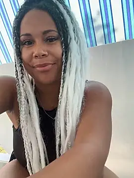 HaileyDiana online show from September 24, 2025, 6:53 am