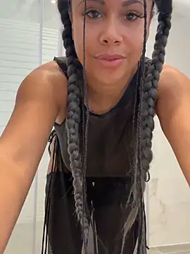 HaileyDiana online show from November 14, 2025, 10:08 am