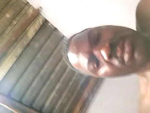 Snapshot of Petrossa chatting on October 27, 2025, 5:41 am Petrossa online show from October 27, 2025, 5:41 am